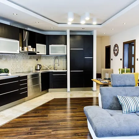 Zamocka Iris Apartment
